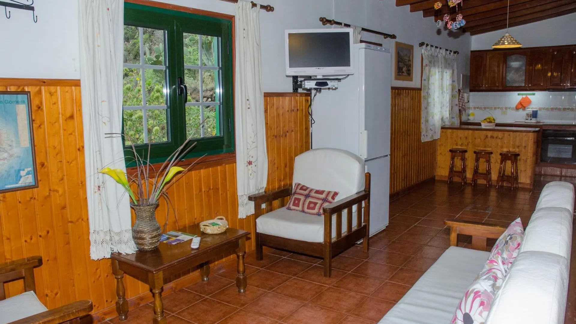 Haus Mit Schoener Terrasse Und Zwei Schlafzimmer Hermigua 0*,  Spagna